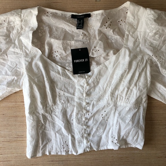 Beautiful blouse - Picture 2 of 3